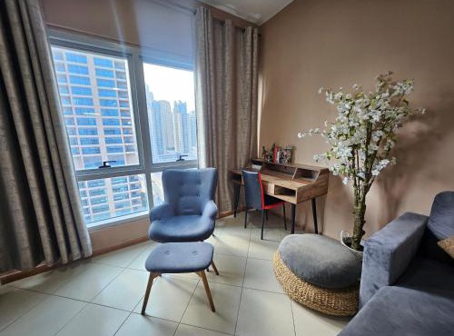 Stunning Apartment, Partial Sea View, Canal Marina View, 5 min walk To JBR Beach and METRO
