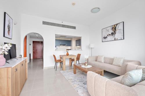 1BR flat close to famous The Els Club golf course