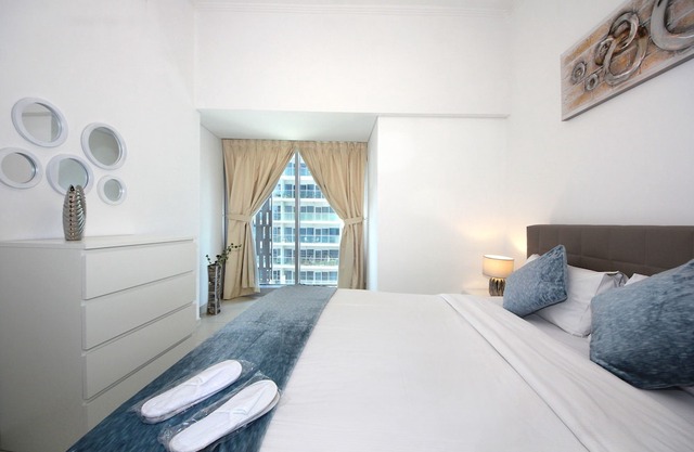 Eye-catching 2 Bedroom Apartment in Cayan Tower, Dubai Marina
