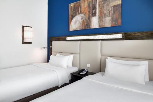 Holiday Inn Express Dubai Safa Park 